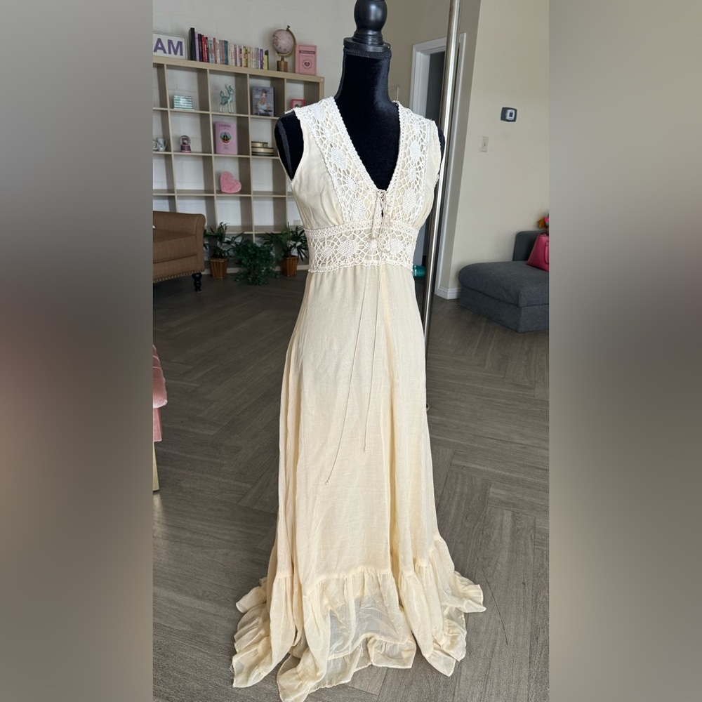 Authentic Gunne Sax: 1970’s Vintage Wedding Dress